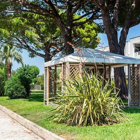 Carre Marine N208 2p4 Апартаменты