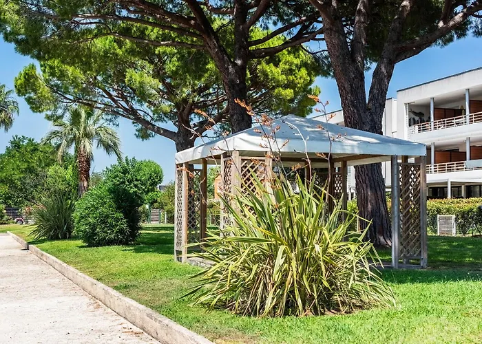 Carre Marine N208 2p4 Апартаменты